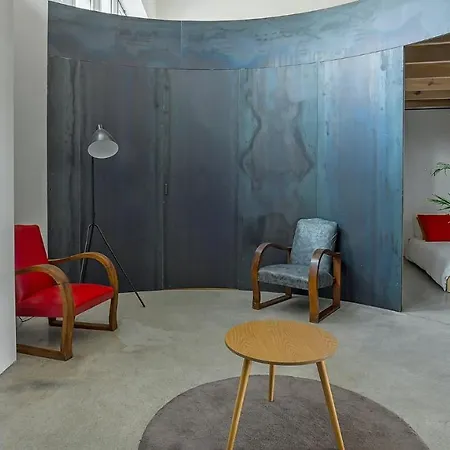 Plum Guide - Top Gun Apartman *
