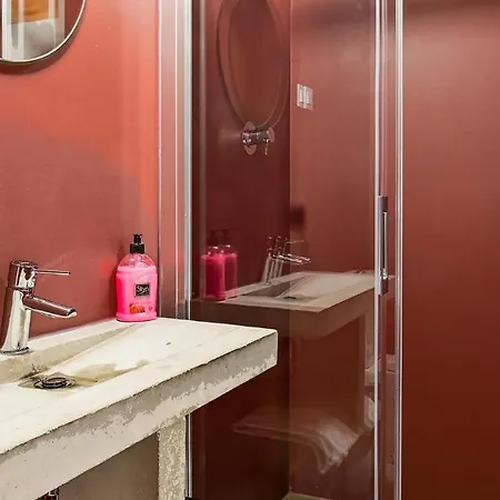 Plum Guide - Top Gun Apartman Lisboa
