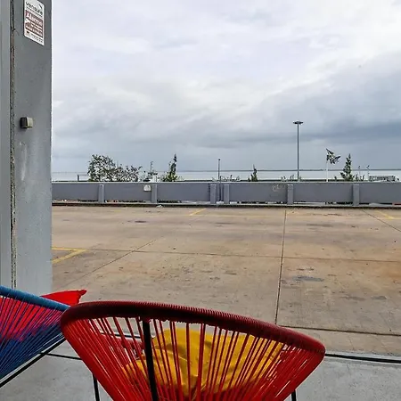 Apartman Plum Guide - Top Gun *