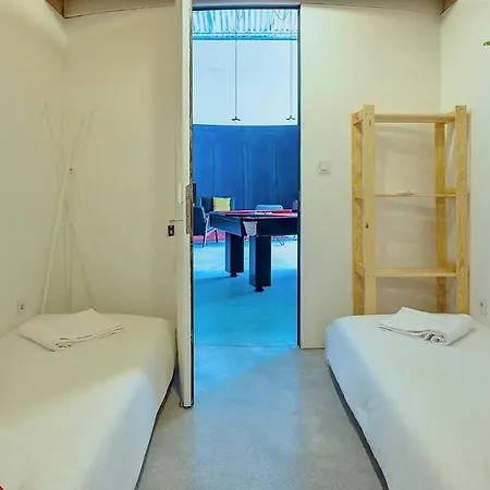 Apartman Plum Guide - Top Gun *